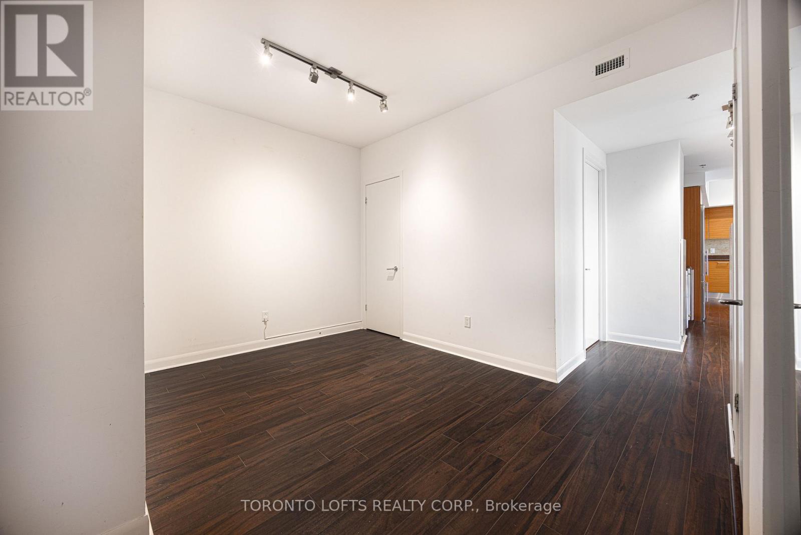 3302 - 375 King Street W Property Photo 11