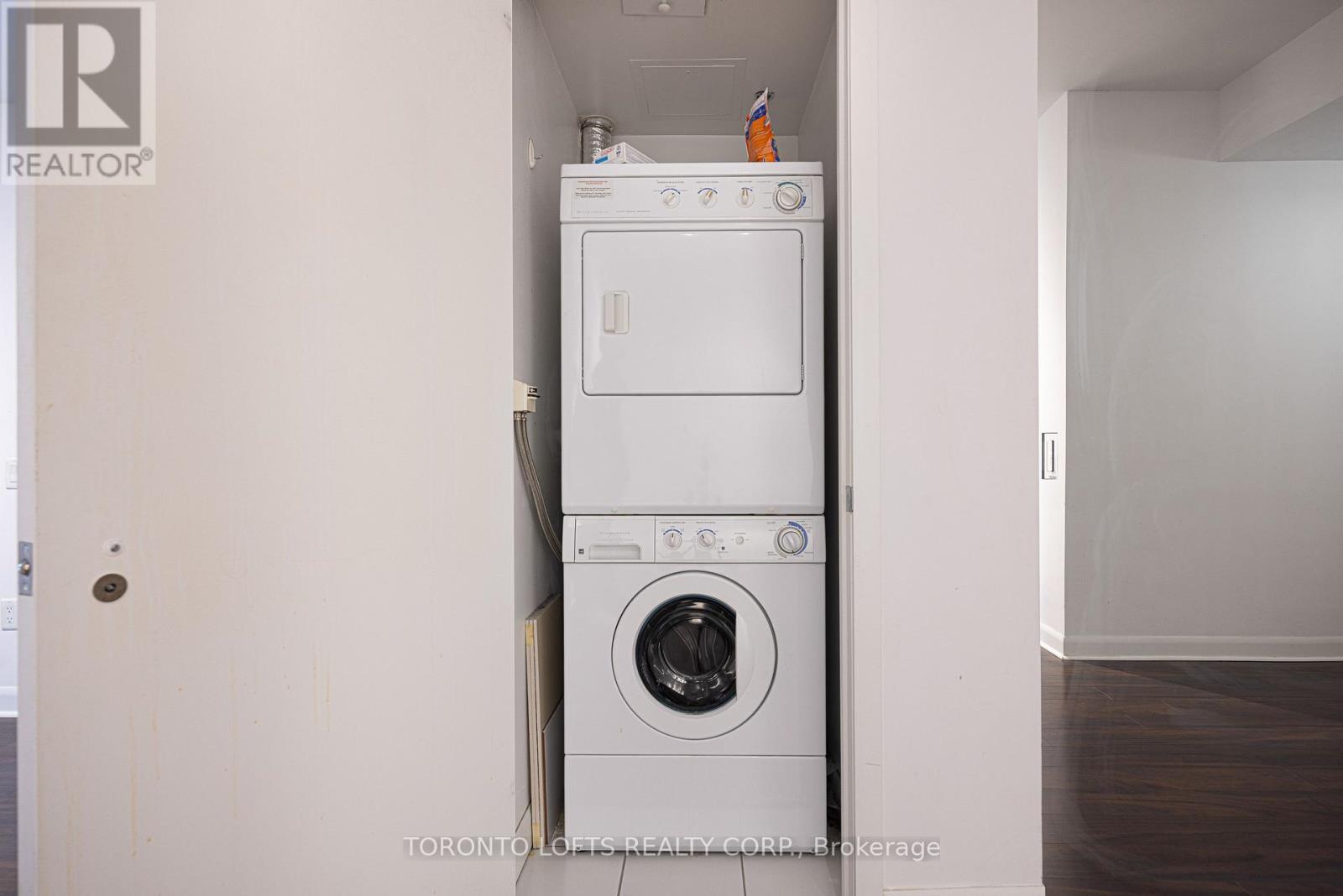 3302 - 375 King Street W Property Photo 17