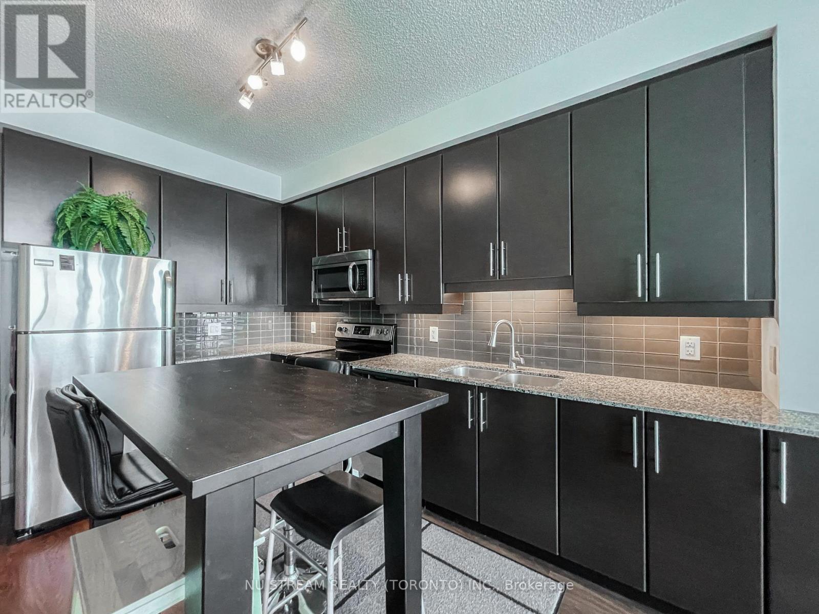 4509 - 33 Bay Street Property Photo 5