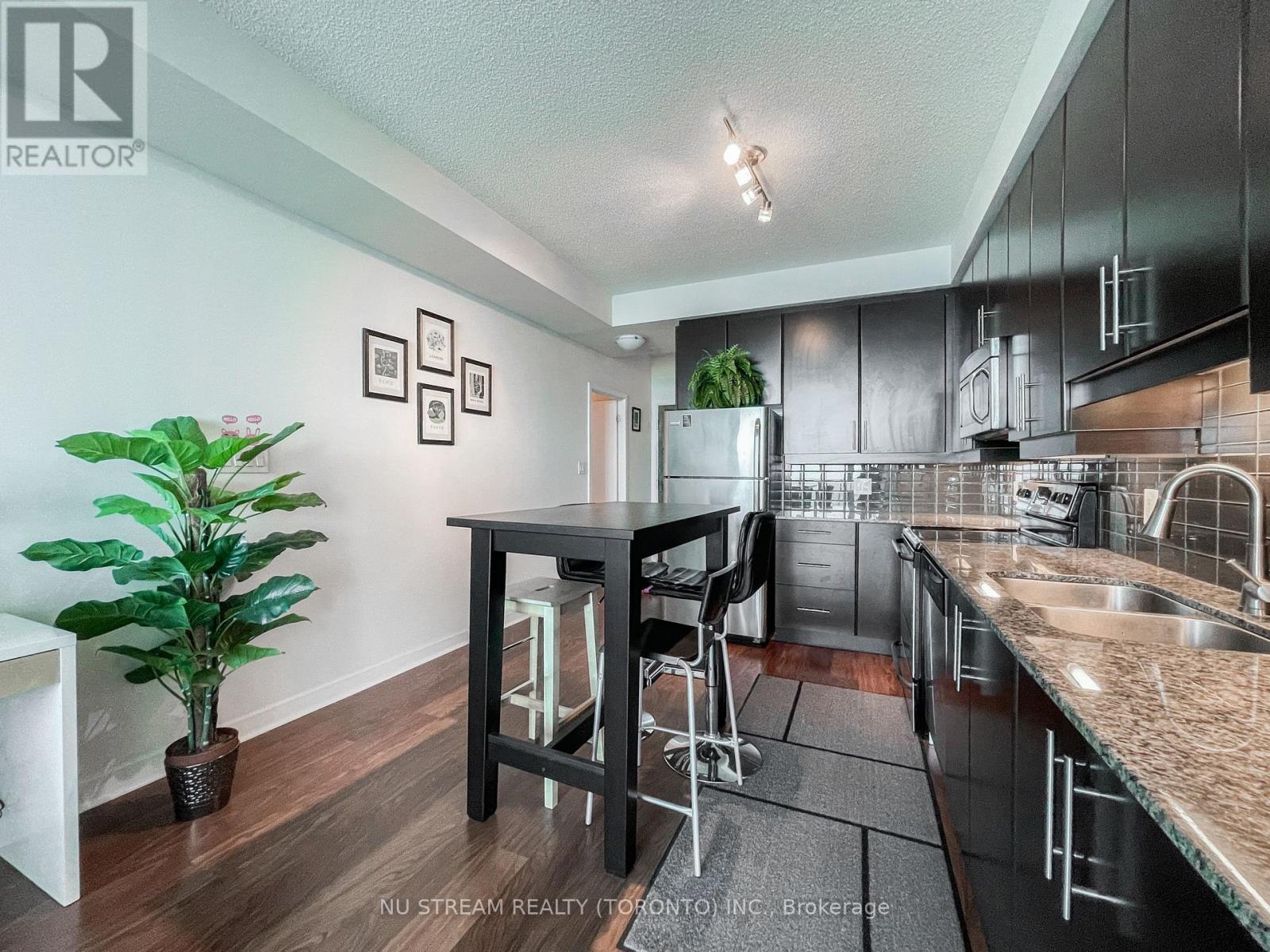 4509 - 33 Bay Street Property Photo 7