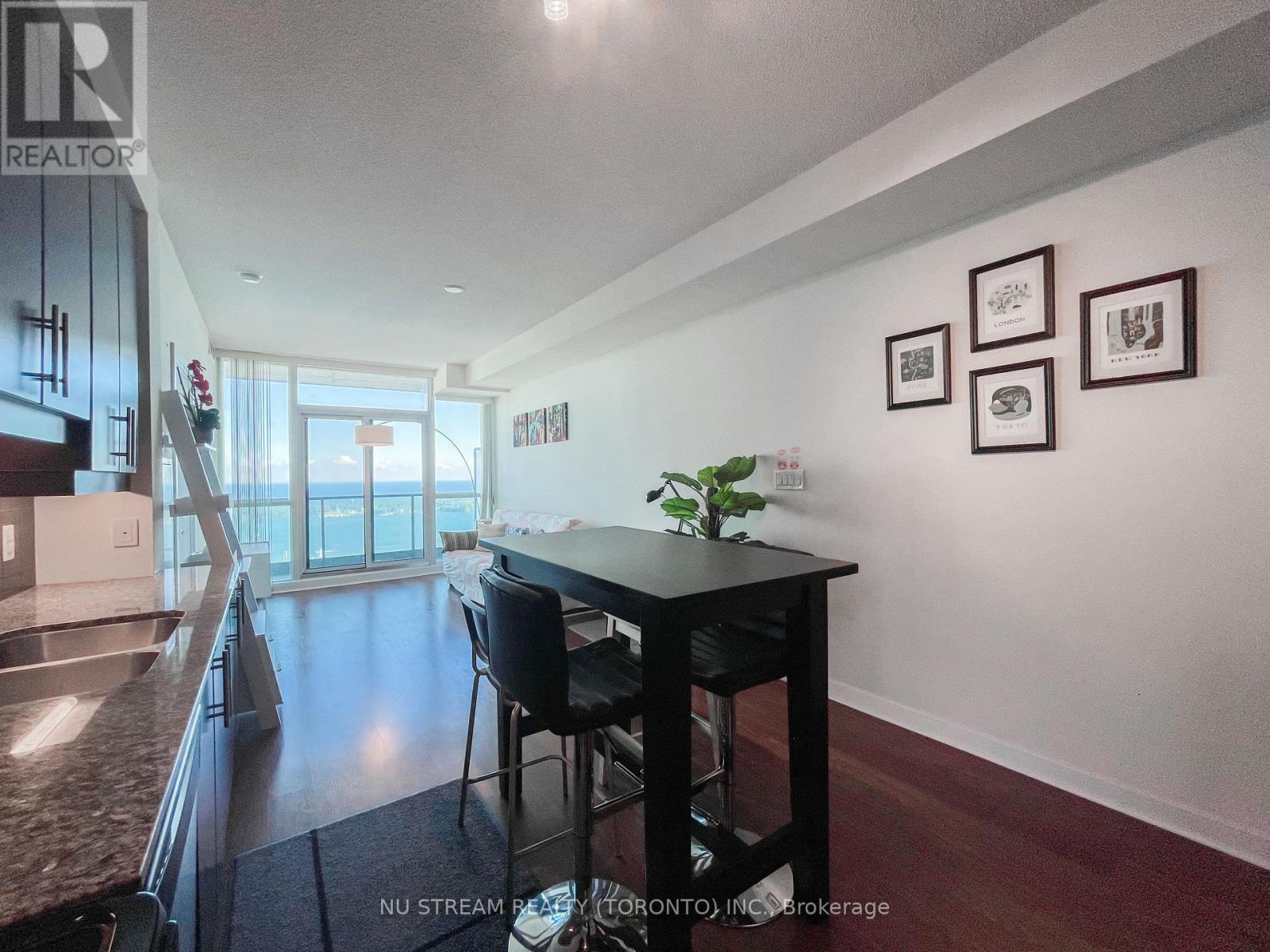 4509 - 33 Bay Street Property Photo 11