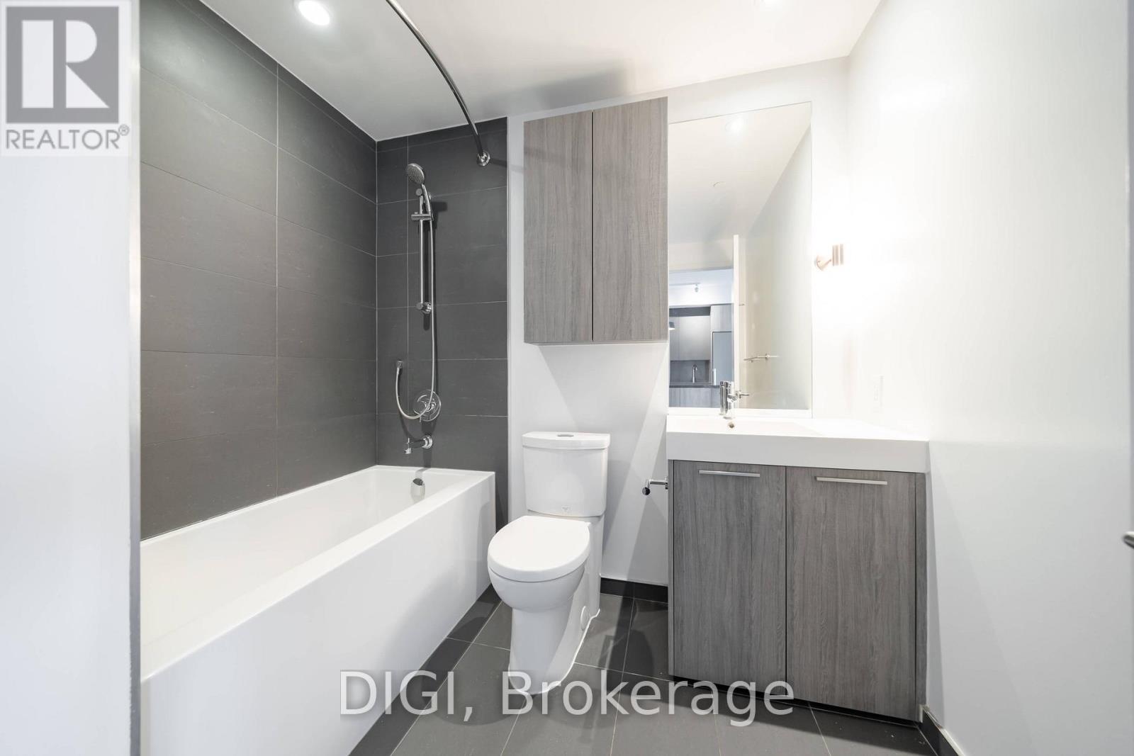 4507 - 25 Selby Street Property Photo 14