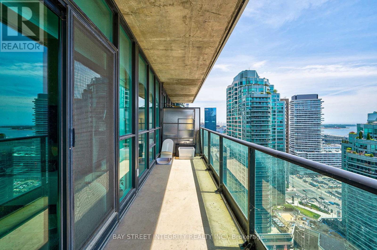 2609 - 33 Bay Street Property Photo 24