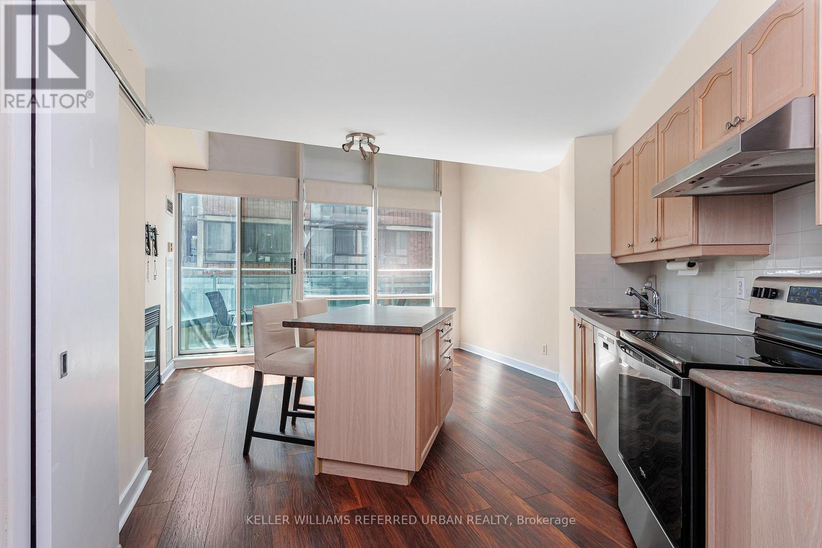 514 - 77 Lombard Street Property Photo 2