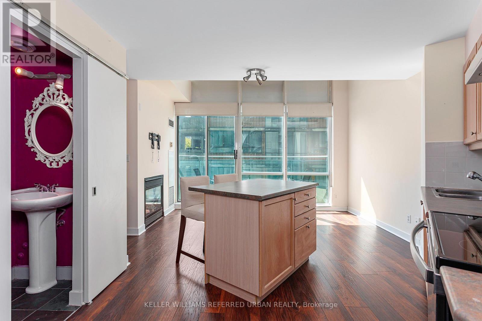 514 - 77 Lombard Street Property Photo 7