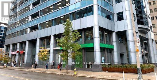525 University Avenue Property Photo 2