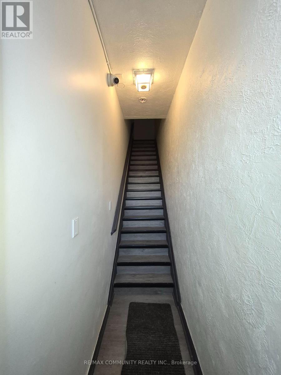 636 Vaughan Road Property Photo 4