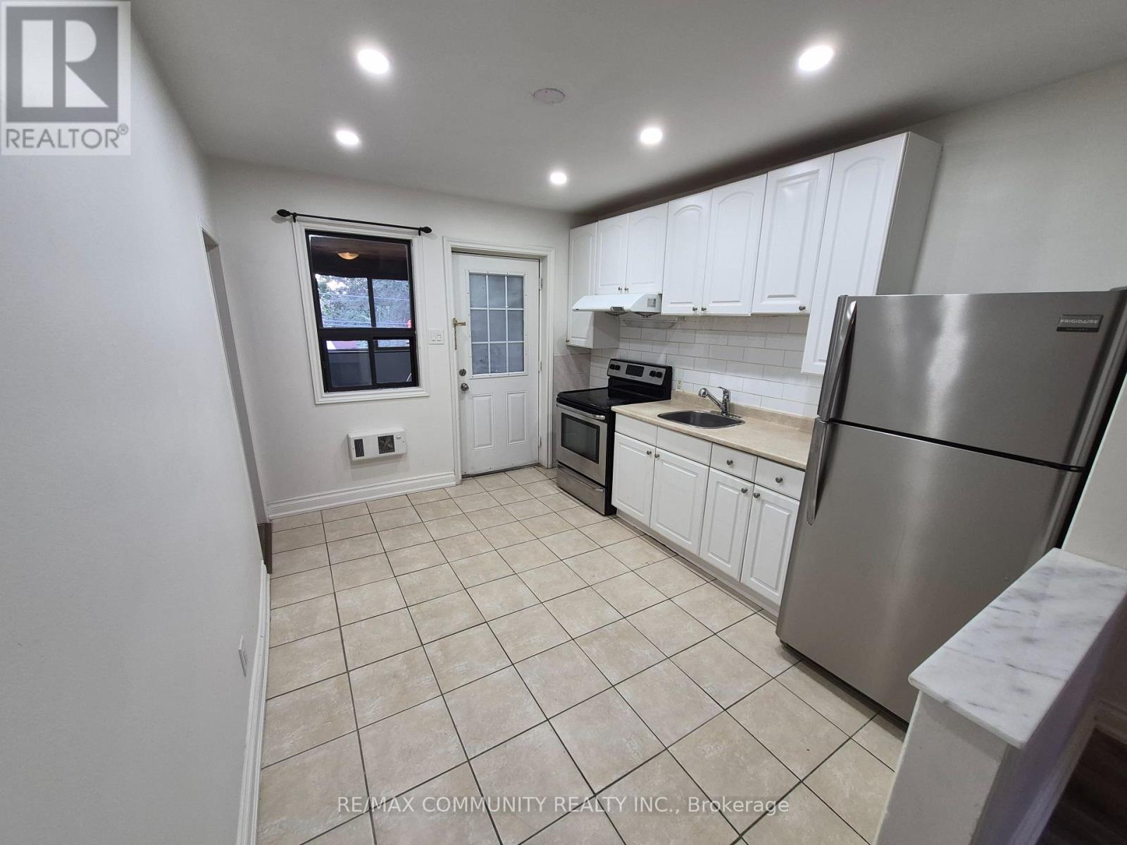 636 Vaughan Road Property Photo 8