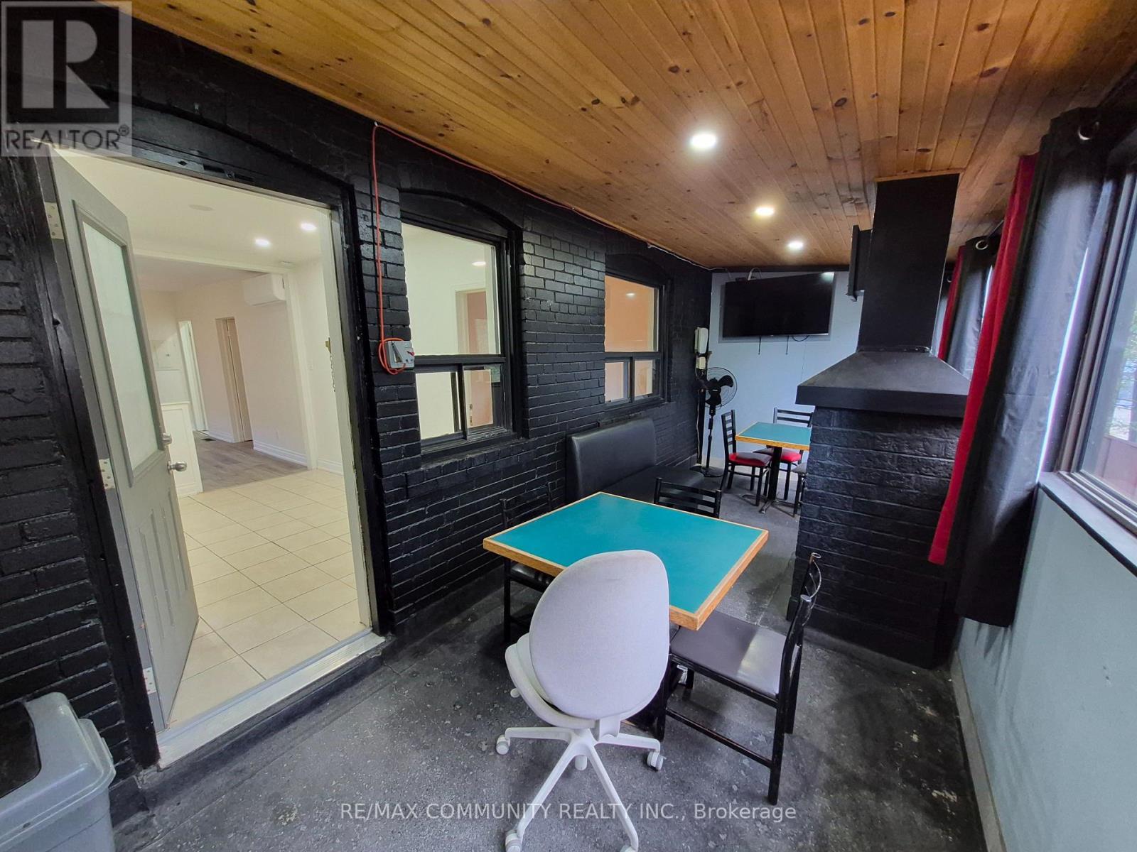 636 Vaughan Road Property Photo 14