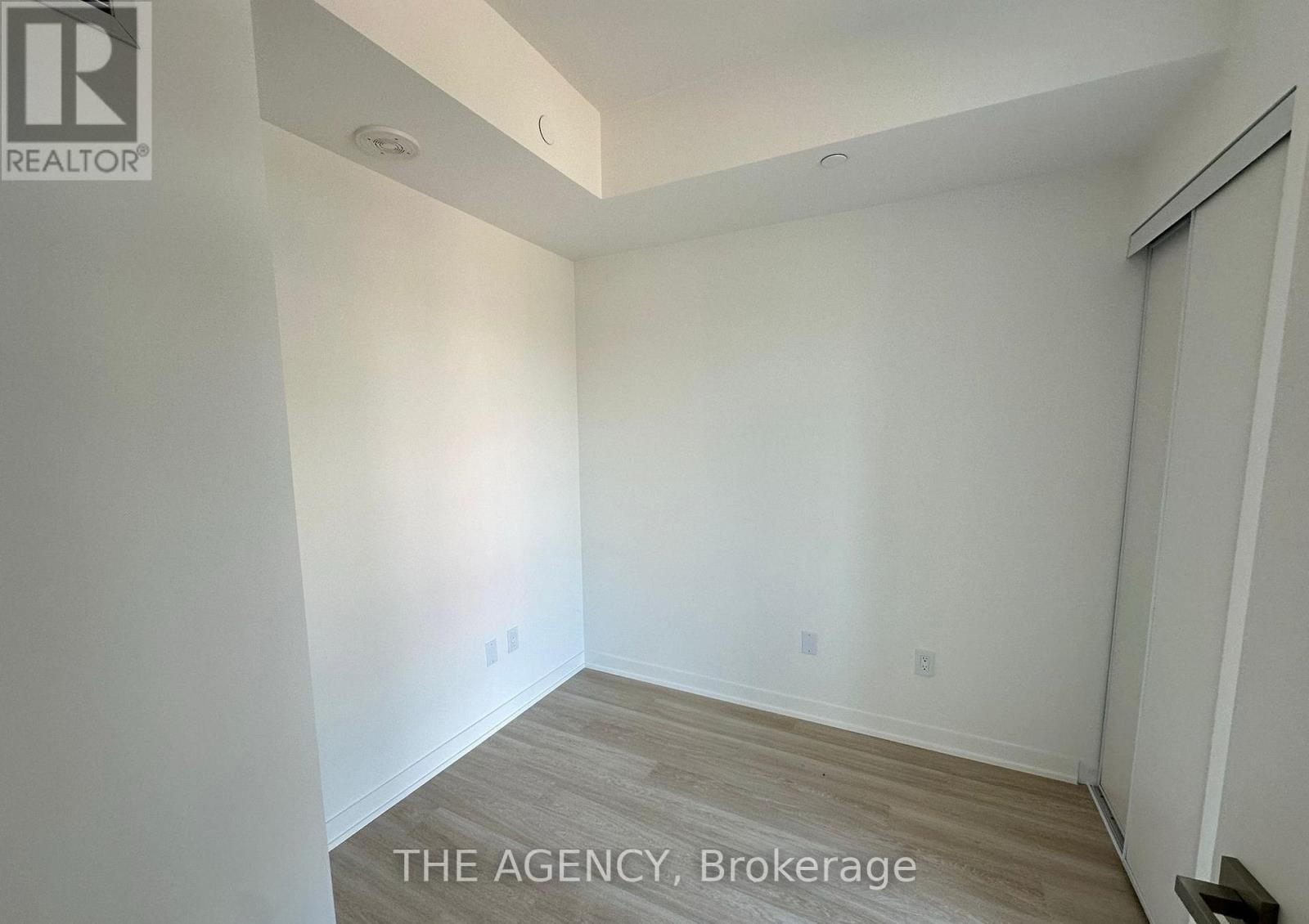 212 - 500 Wilson Avenue Property Photo 7