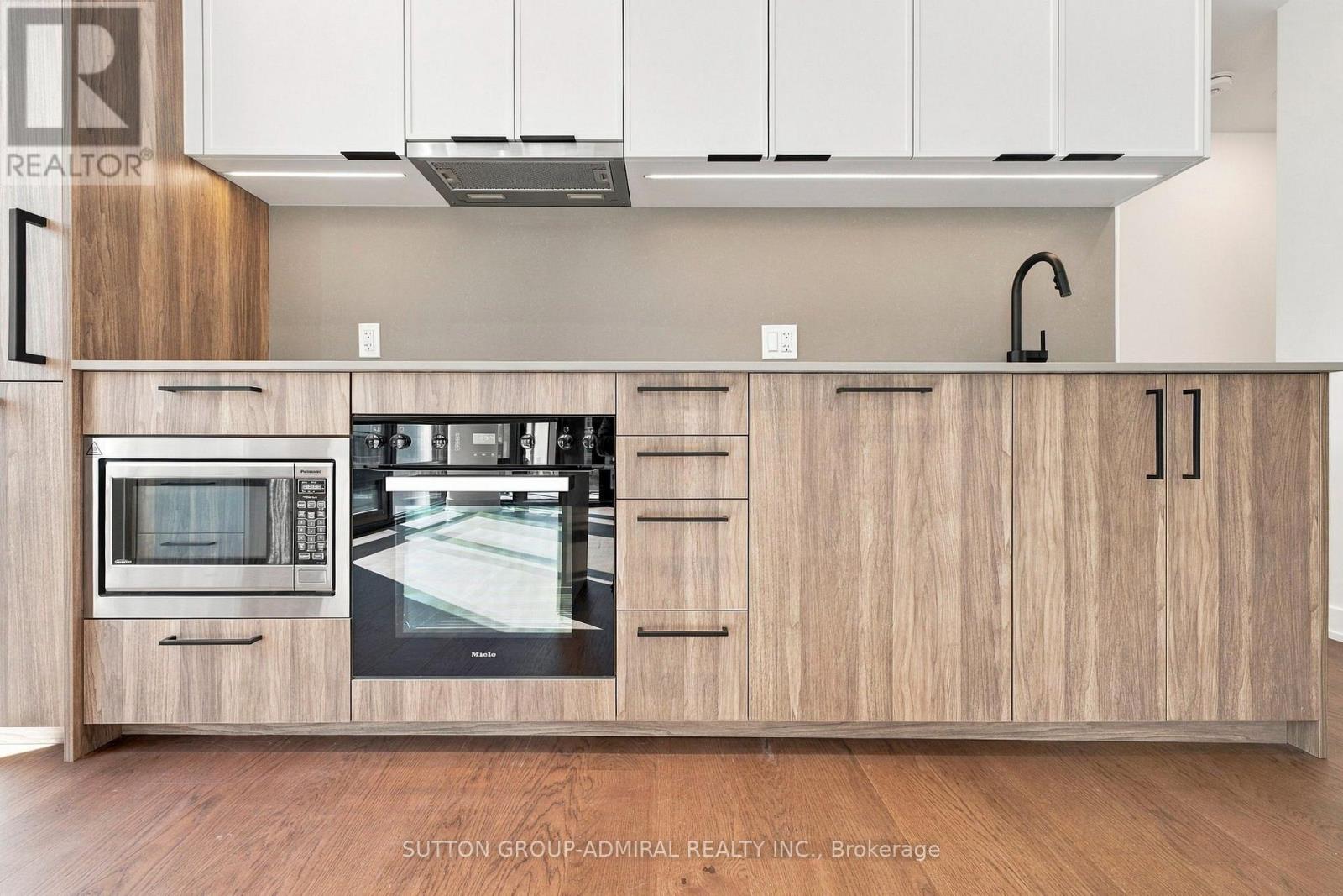 1625 - 89 Montclair Avenue Property Photo 13