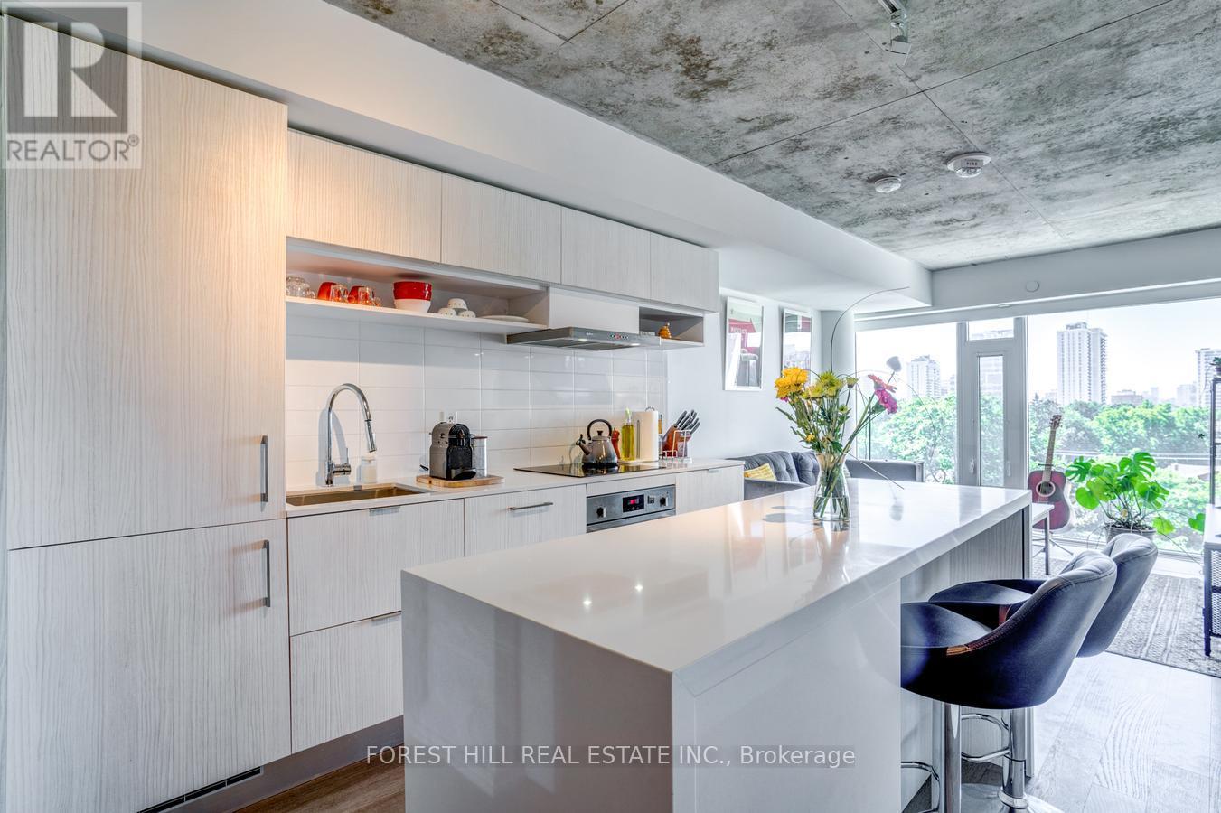 736 - 8 Hillsdale Avenue Property Photo 9
