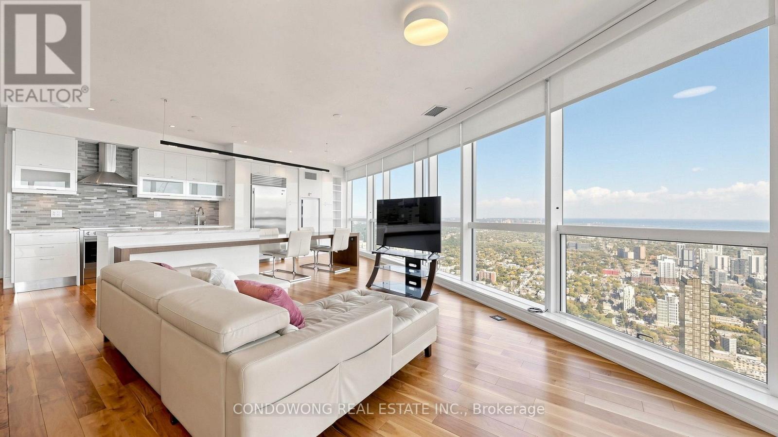 7507 - 388 Yonge Street Property Photo 2