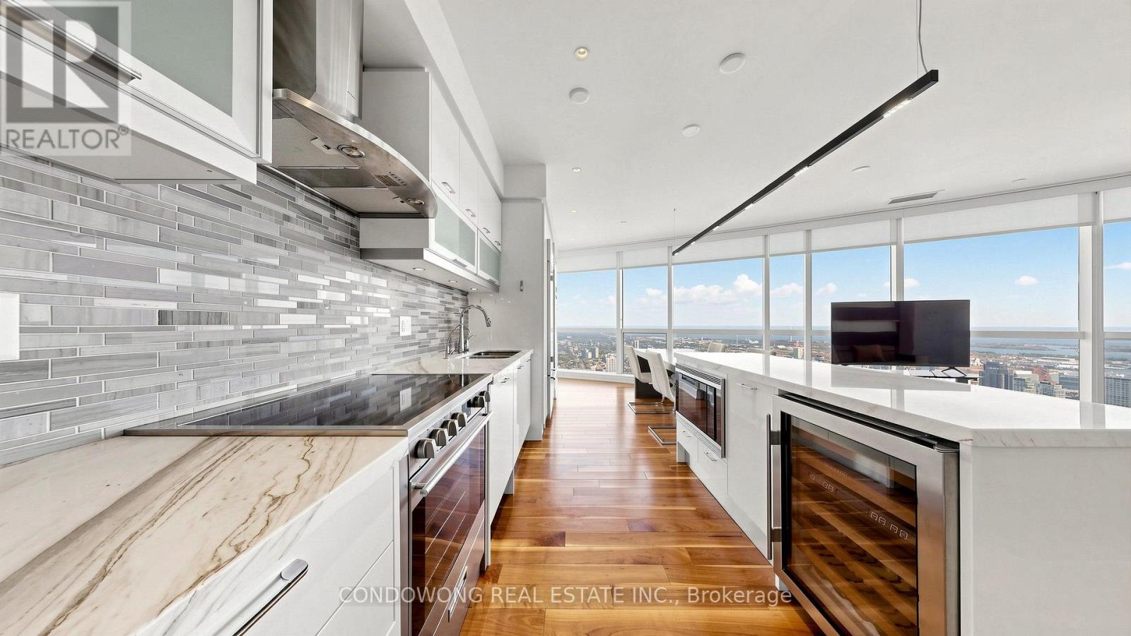 7507 - 388 Yonge Street Property Photo 11