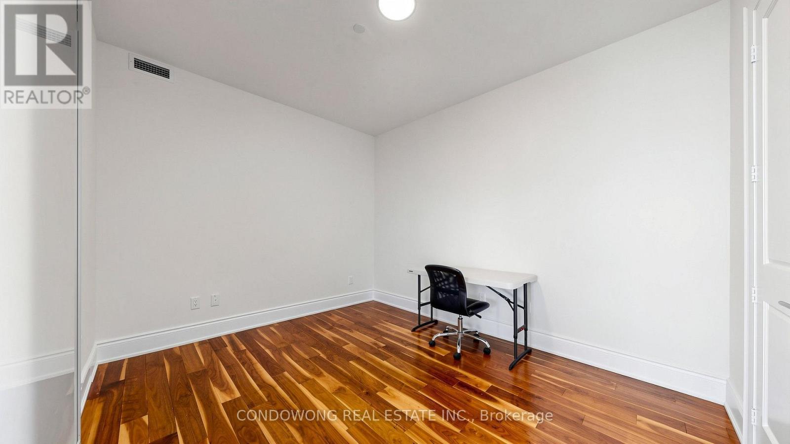 7507 - 388 Yonge Street Property Photo 17