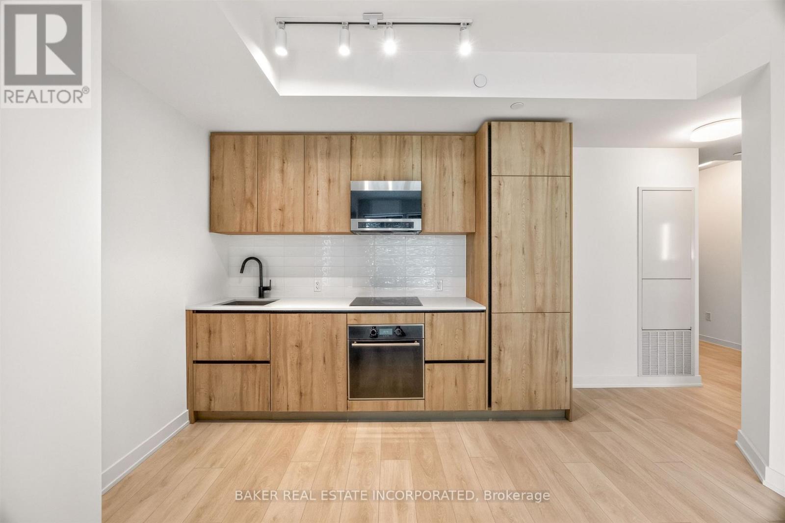 2909 - 127 Broadway Avenue Property Photo 6