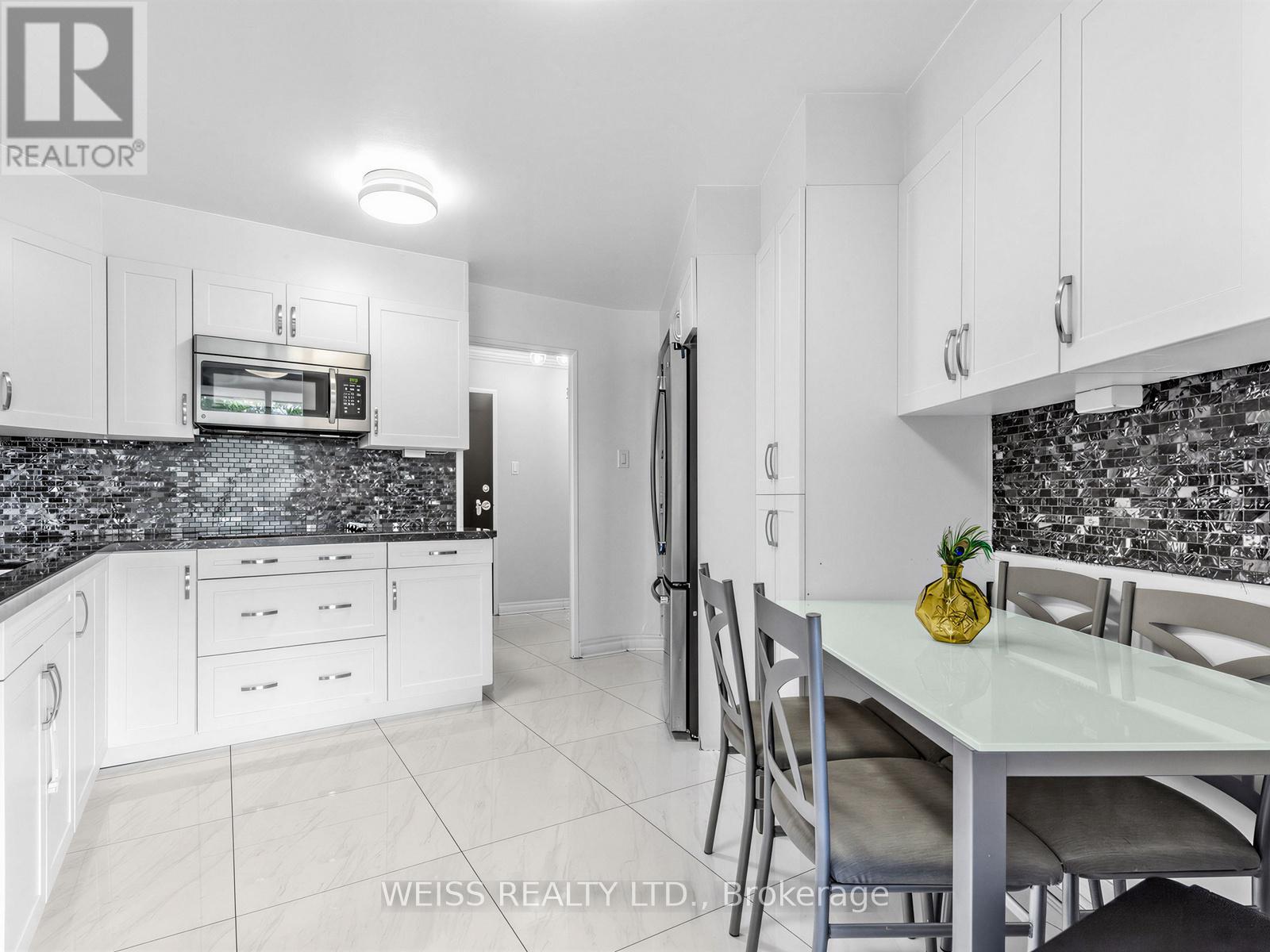 202 - 150 Neptune Drive Property Photo 4