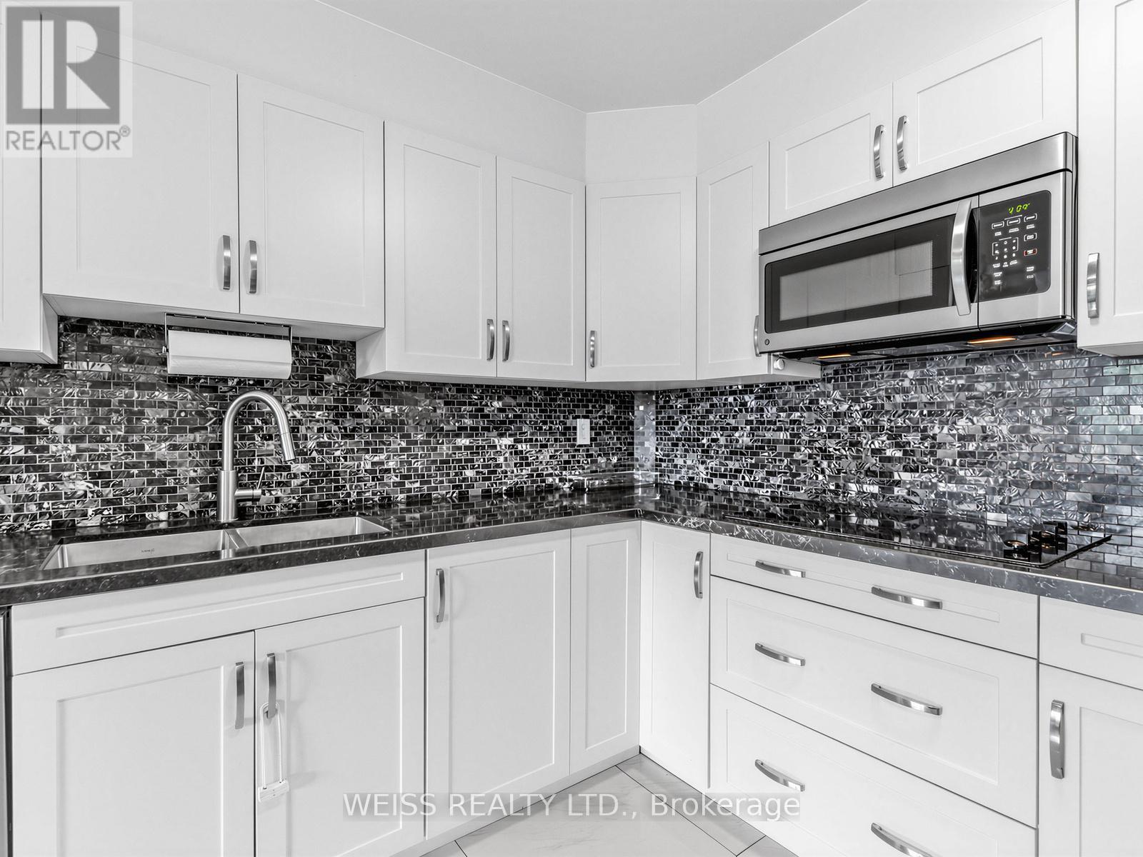 202 - 150 Neptune Drive Property Photo 6