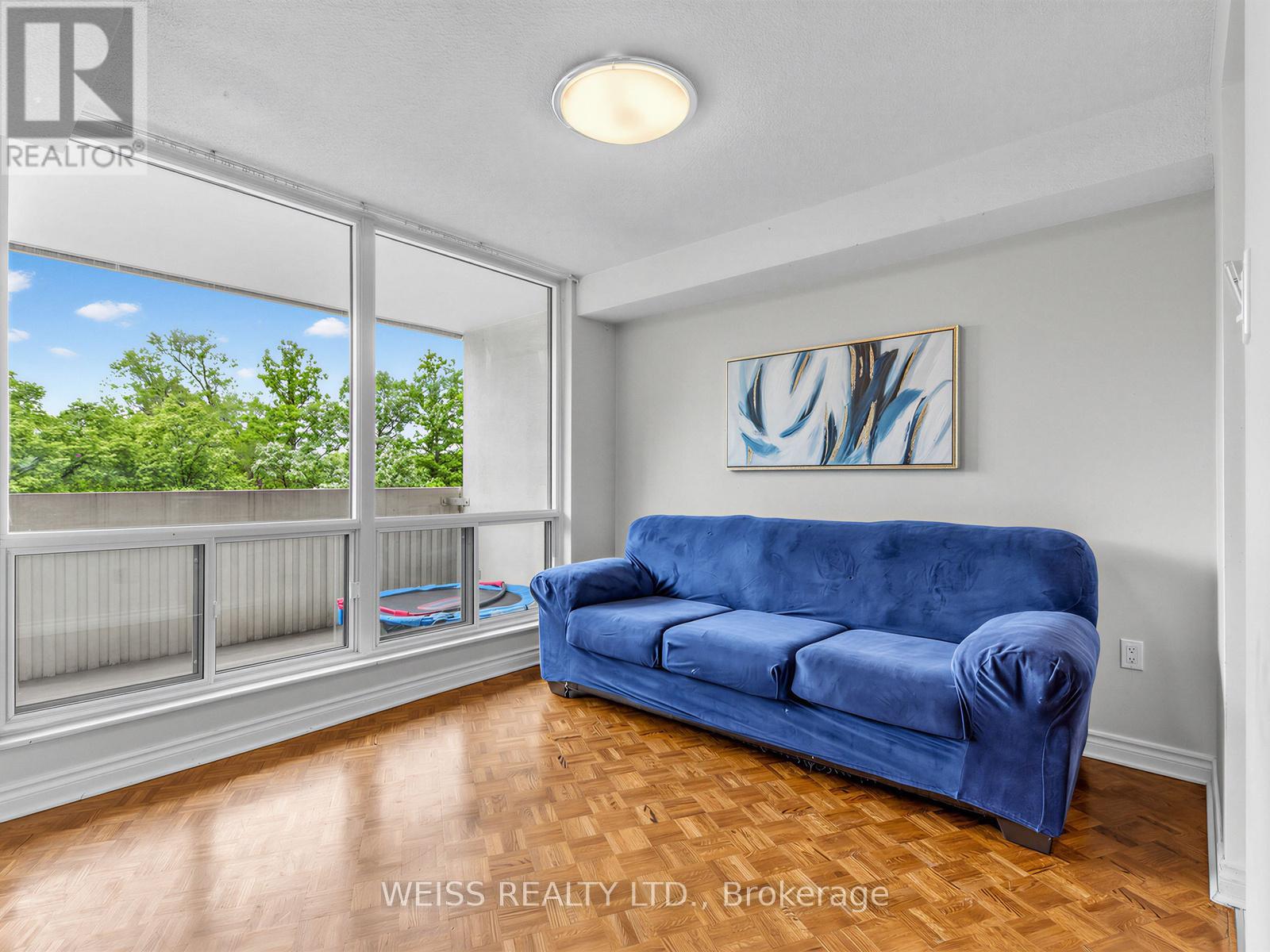 202 - 150 Neptune Drive Property Photo 11