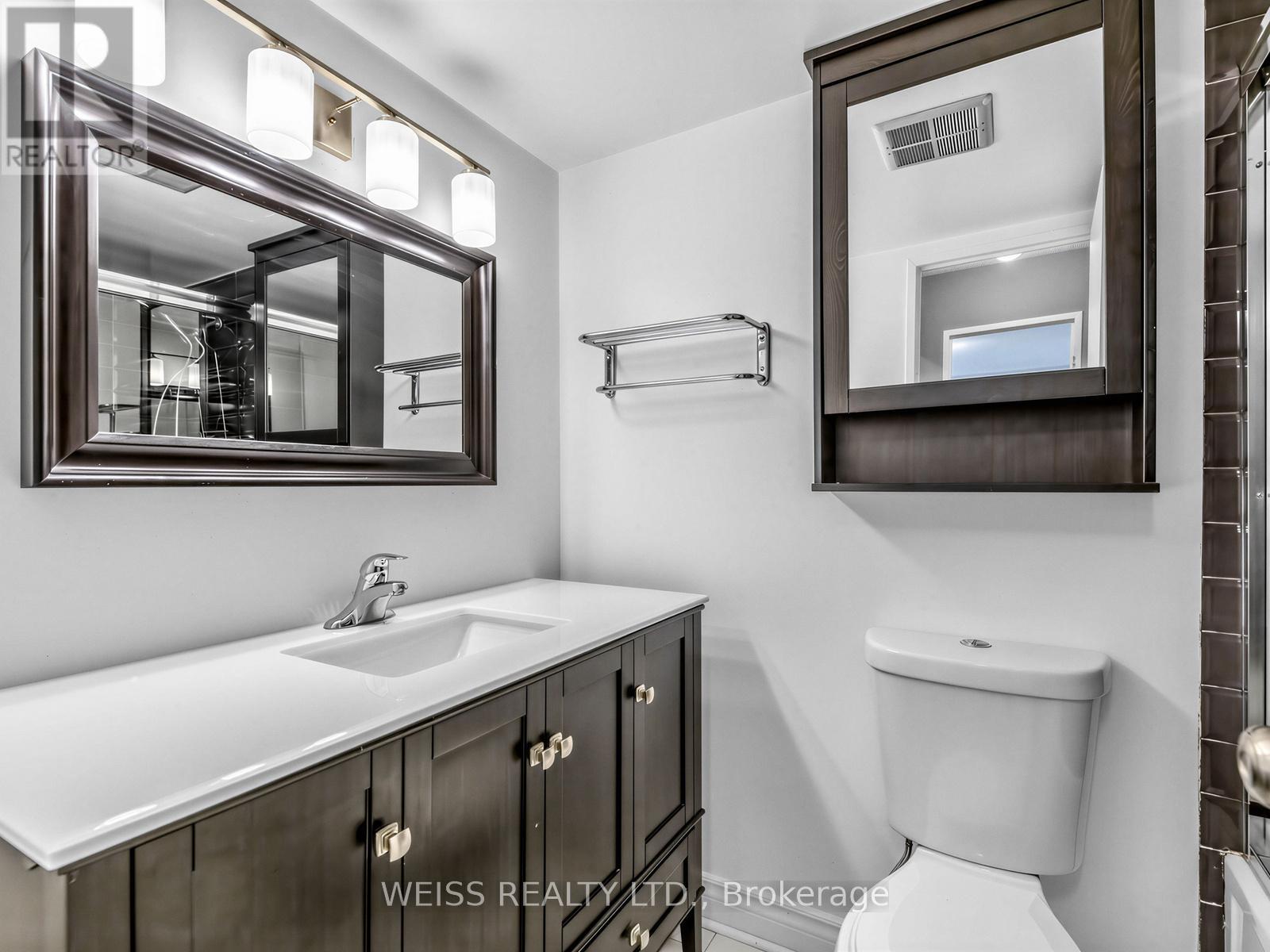 202 - 150 Neptune Drive Property Photo 15