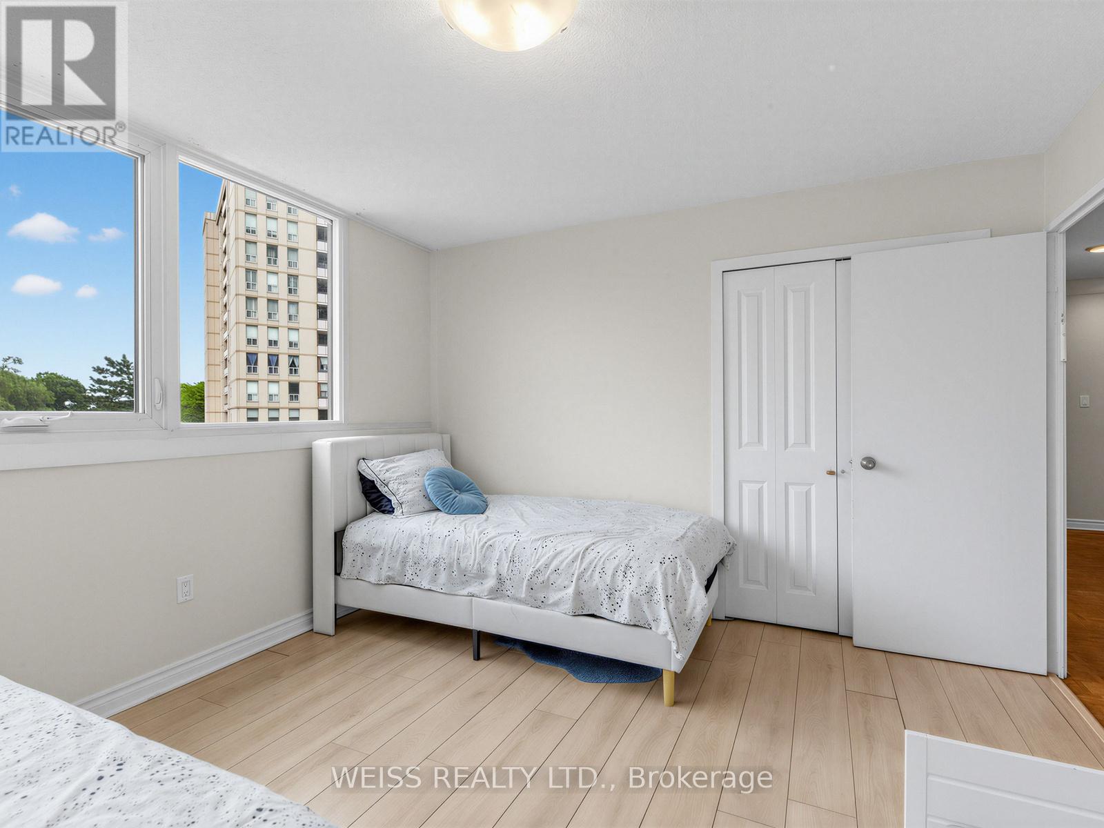 202 - 150 Neptune Drive Property Photo 18
