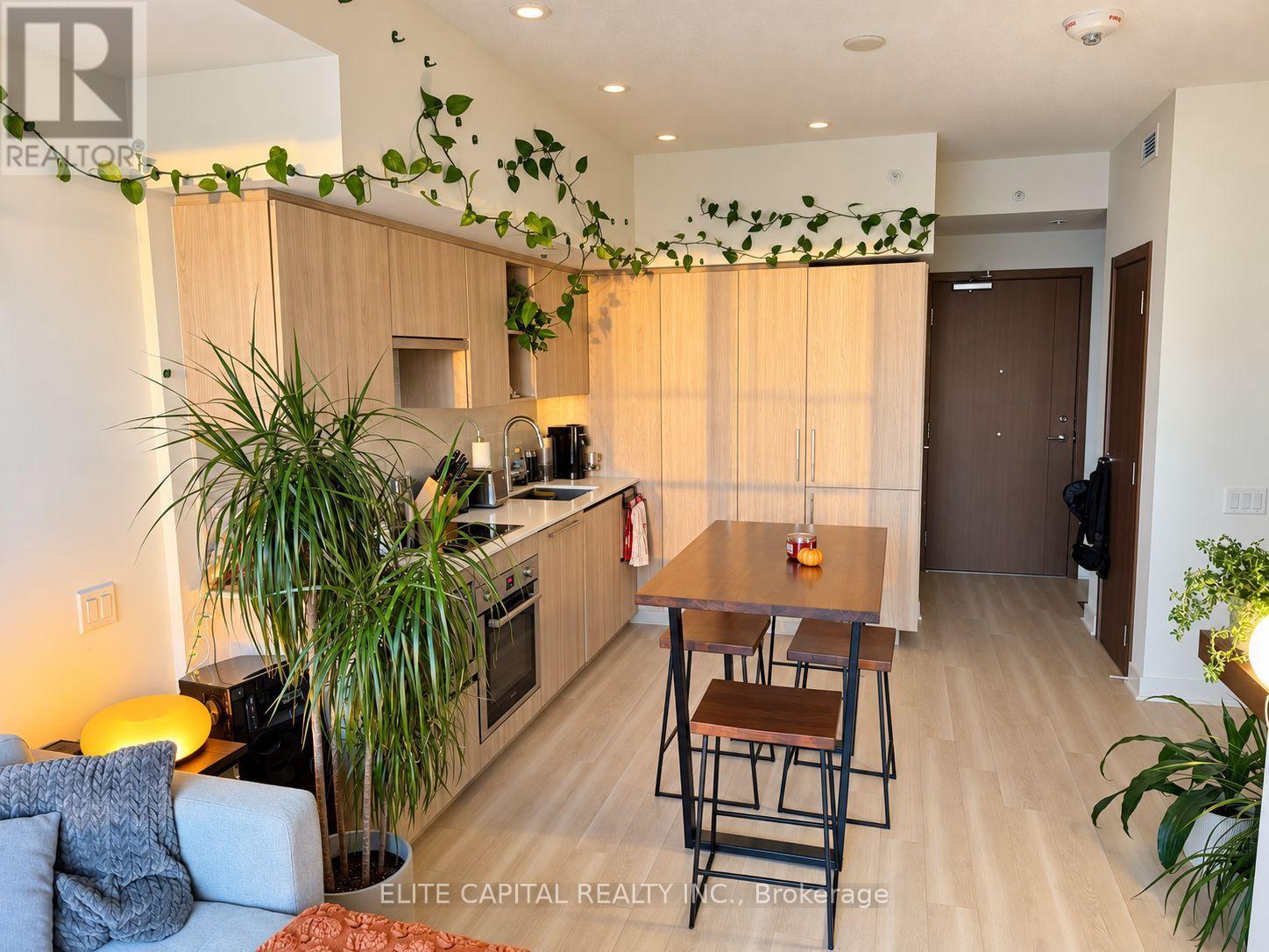 3607 - 19 Bathurst Street Property Photo 4