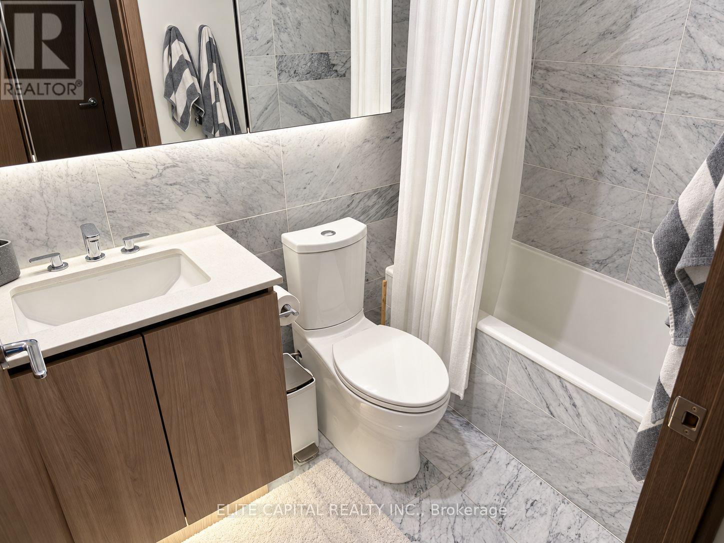 3607 - 19 Bathurst Street Property Photo 6