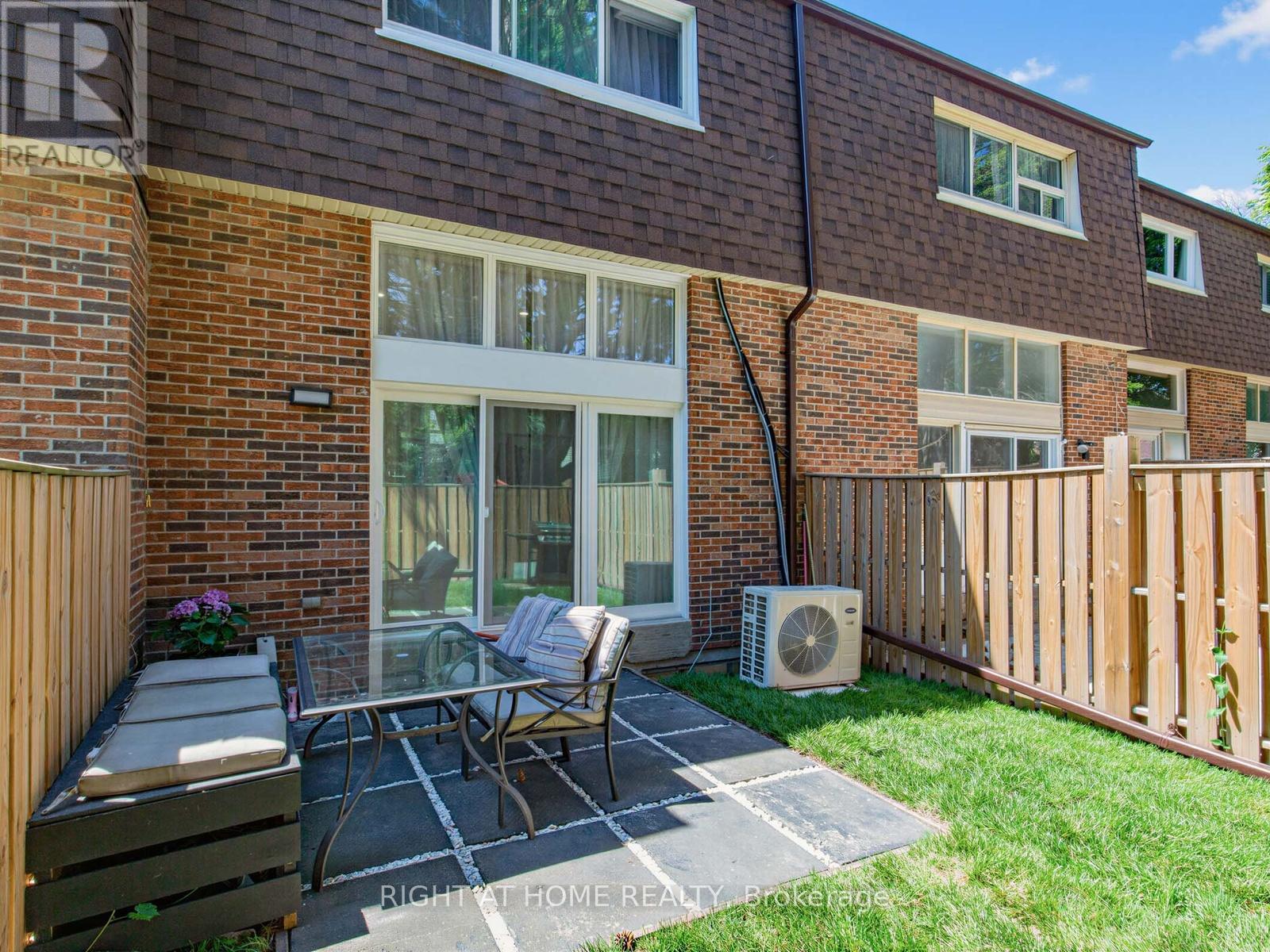 100 Jenny Wren Way Property Photo 26