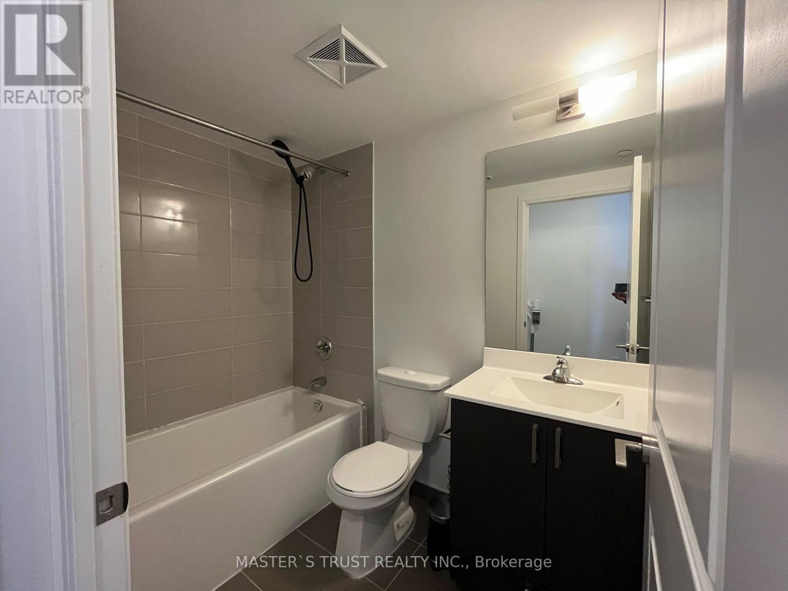 306 - 50 Ann O'reilly Road Property Photo 13