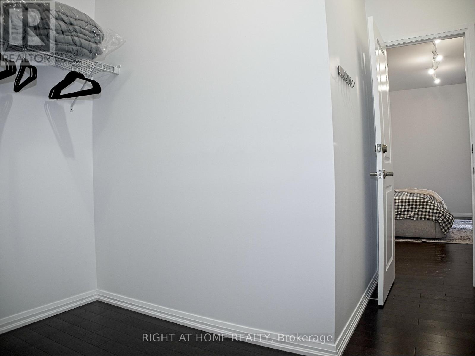 1606 - 35 Hayden Street Property Photo 13
