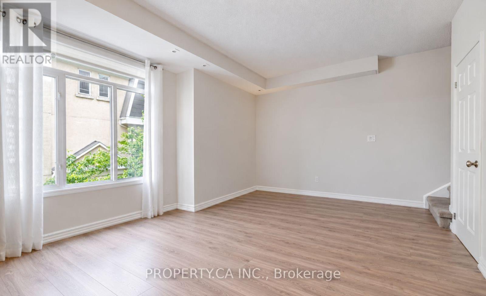 178 - 28 Stadium Road Property Photo 8