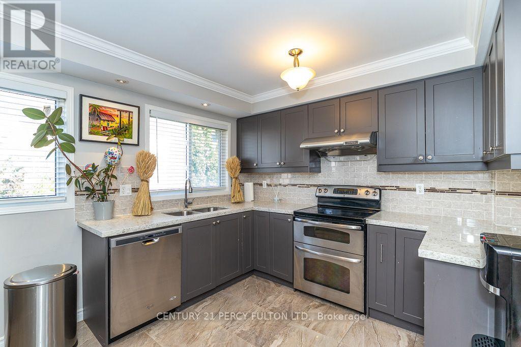 28 Rumi Crescent Property Photo 15