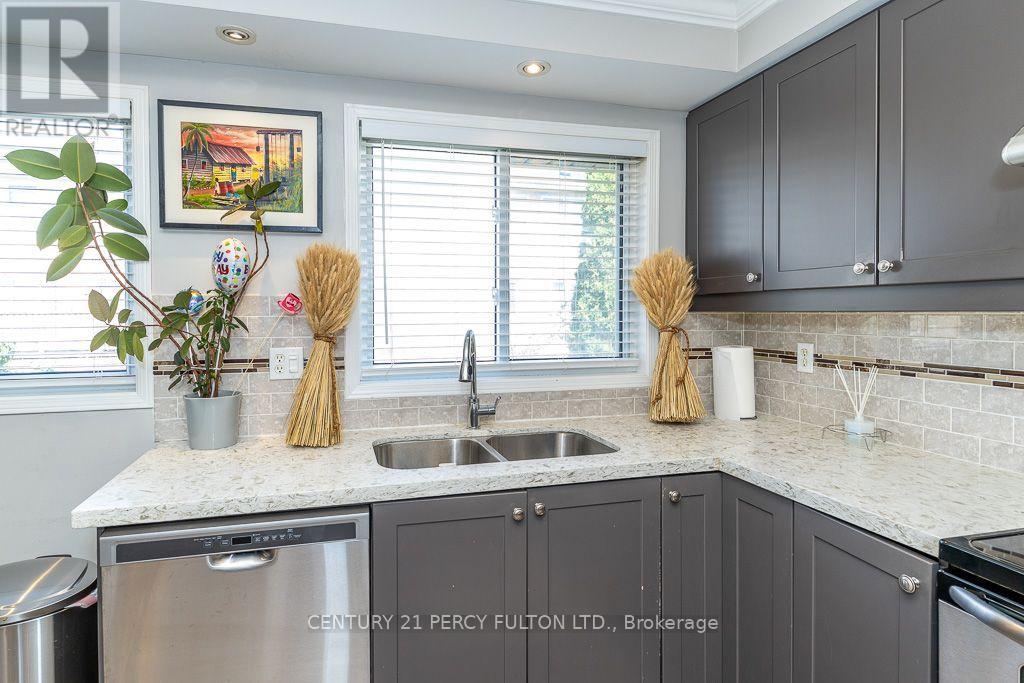28 Rumi Crescent Property Photo 17