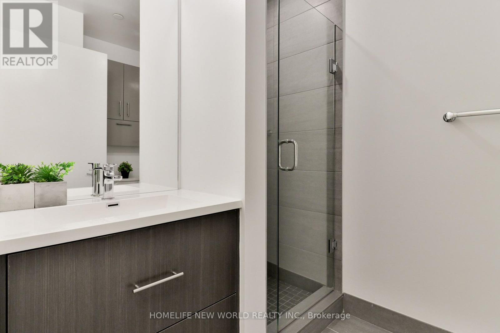 215 - 188 Fairview Mall Drive Property Photo 12