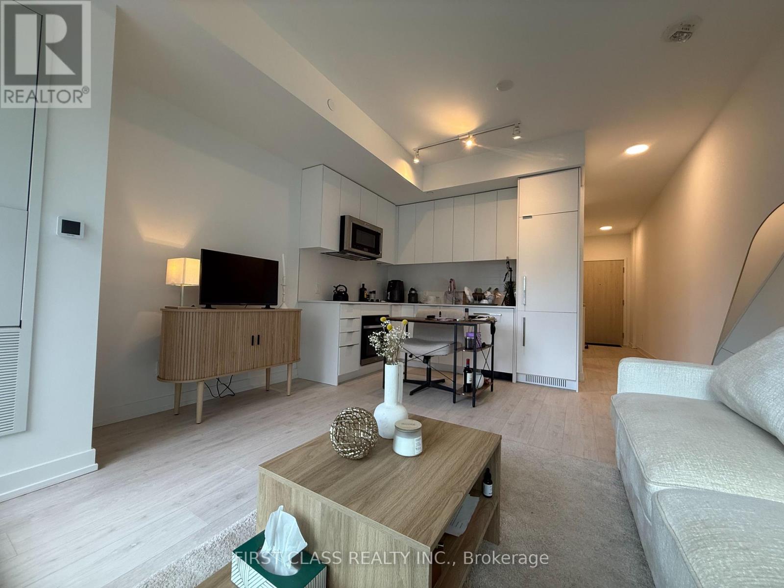 322 - 181 Sheppard Avenue E Property Photo 1