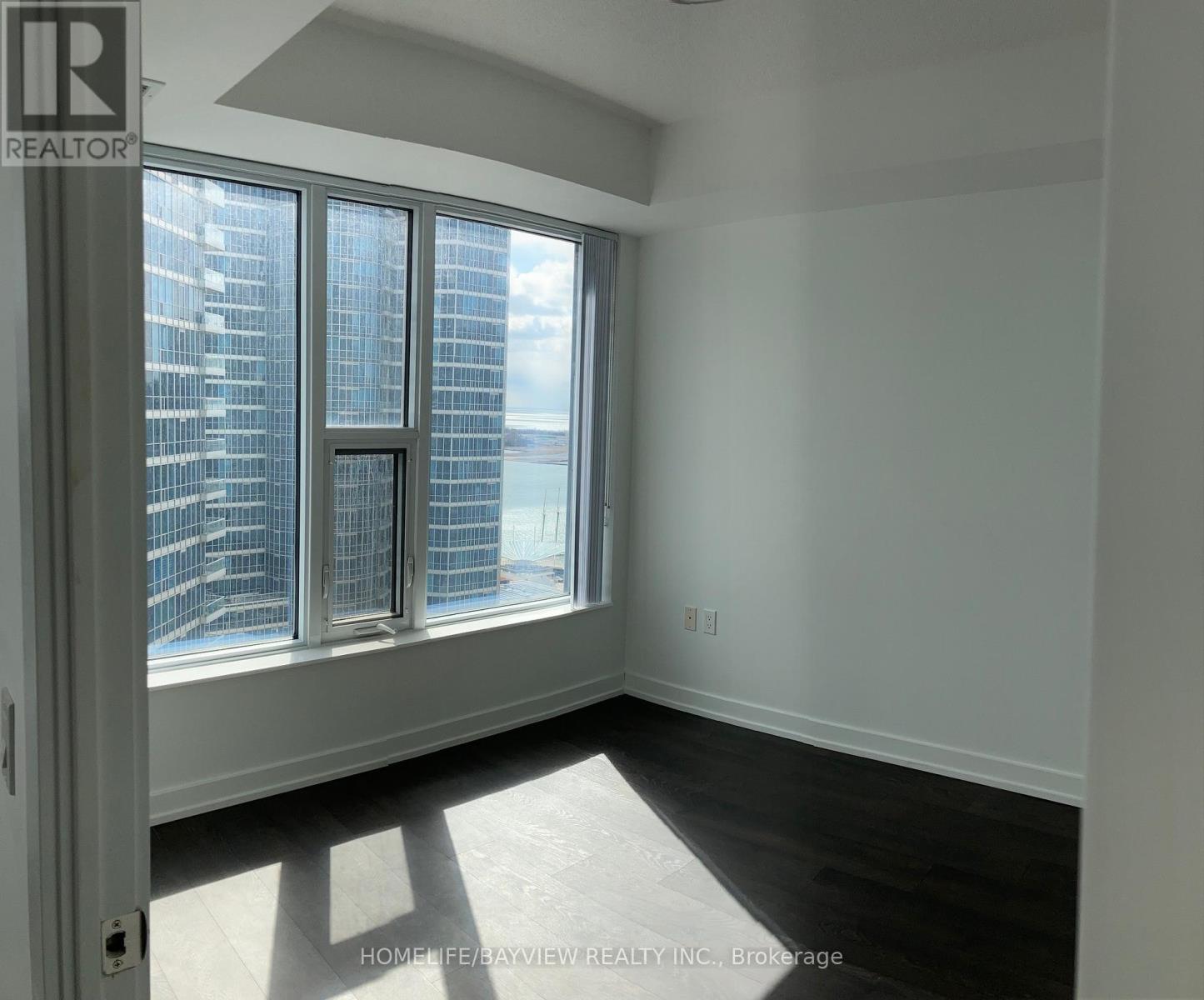 2707 - 10 York Street Property Photo 8