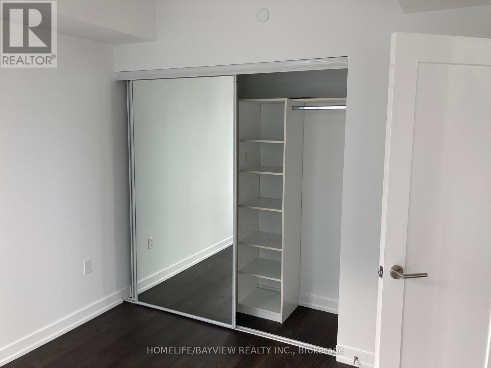 2707 - 10 York Street Property Photo 9