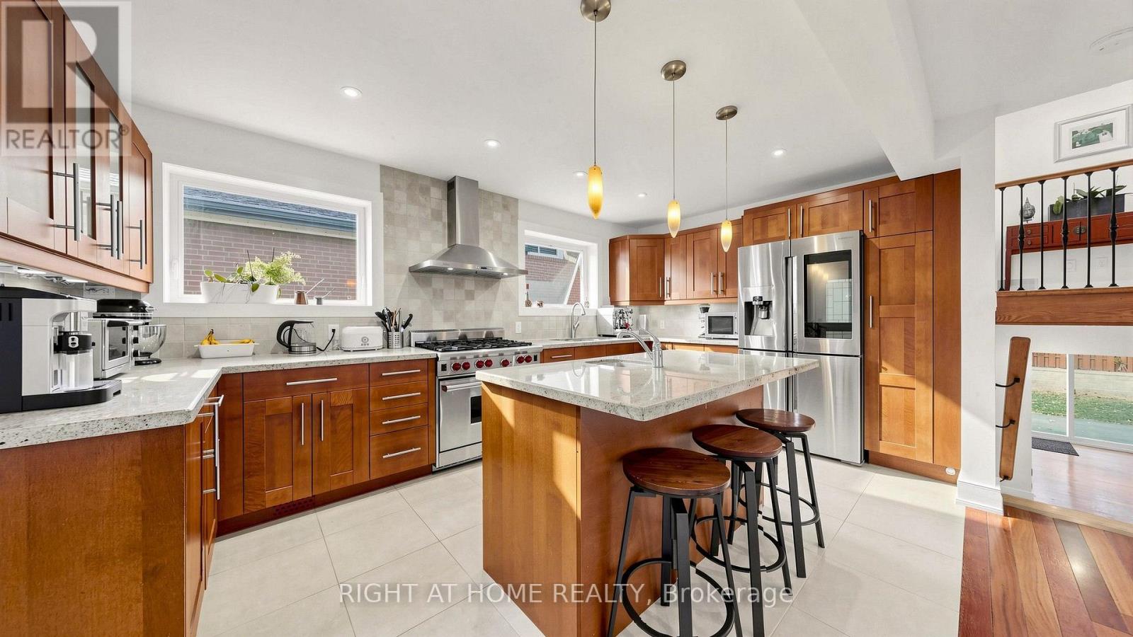 24 Stonedene Boulevard Property Photo 15