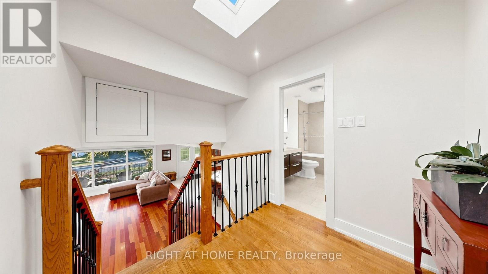 24 Stonedene Boulevard Property Photo 18