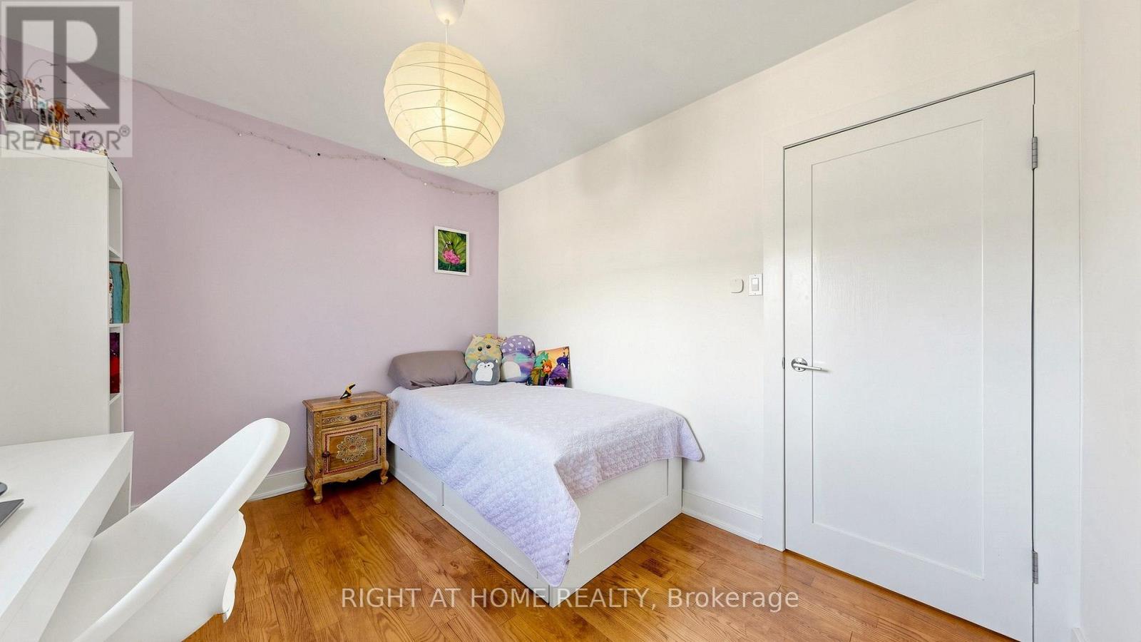 24 Stonedene Boulevard Property Photo 24