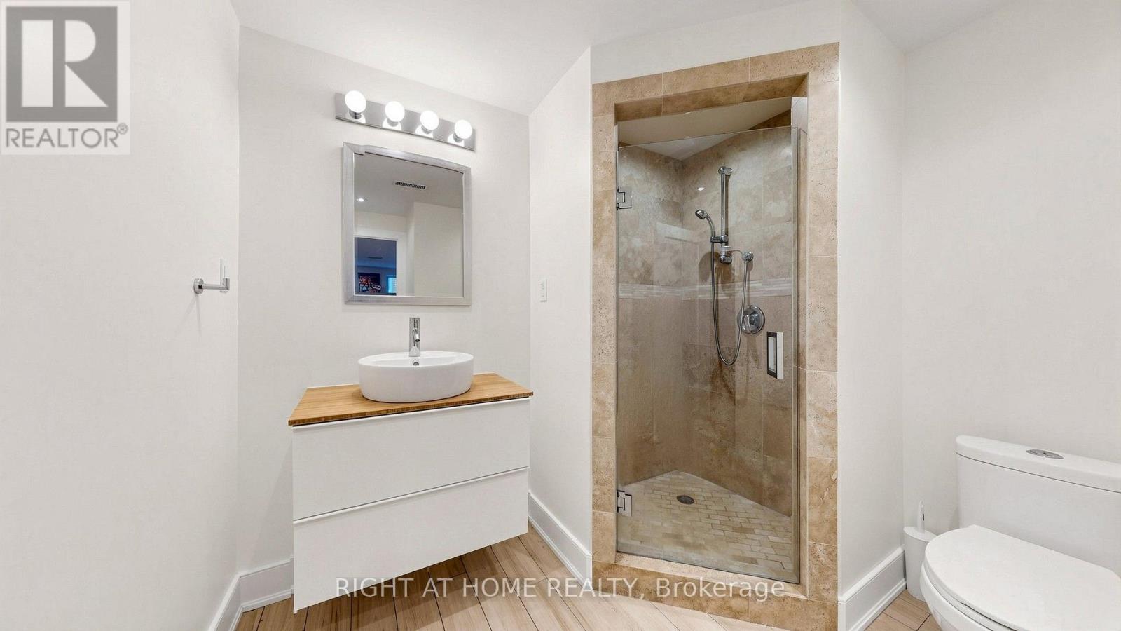 24 Stonedene Boulevard Property Photo 41