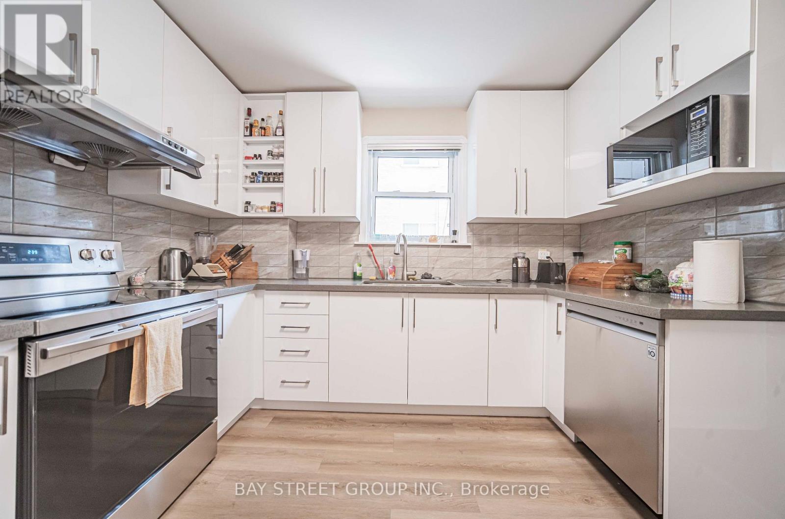65 Spadina Road Property Photo 6