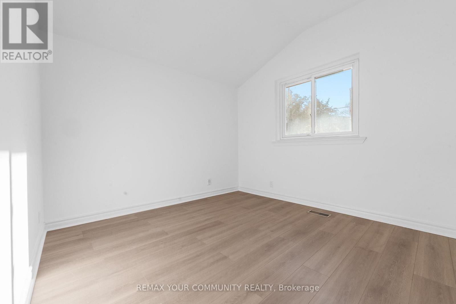 2 Lisburn Crescent Property Photo 12