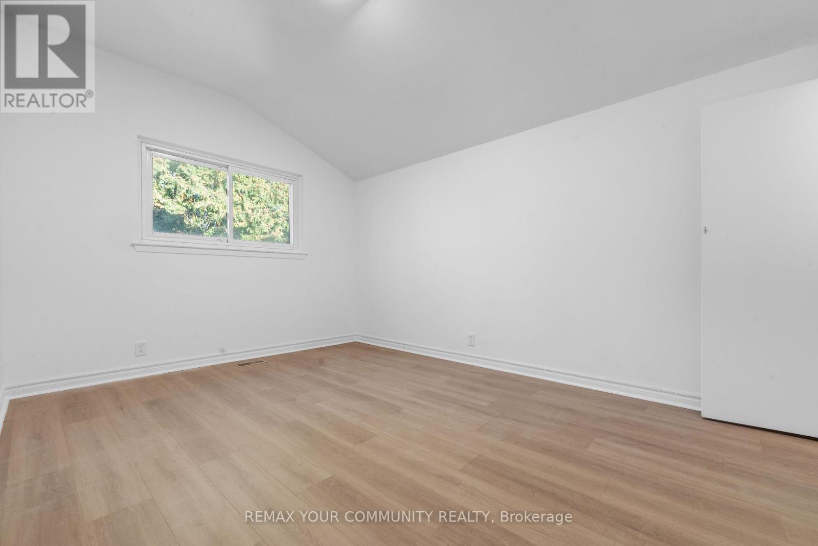 2 Lisburn Crescent Property Photo 13