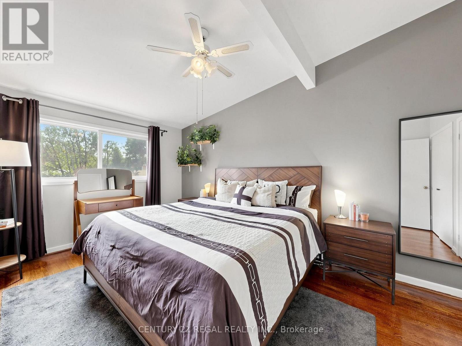 77 Billington Crescent Property Photo 20