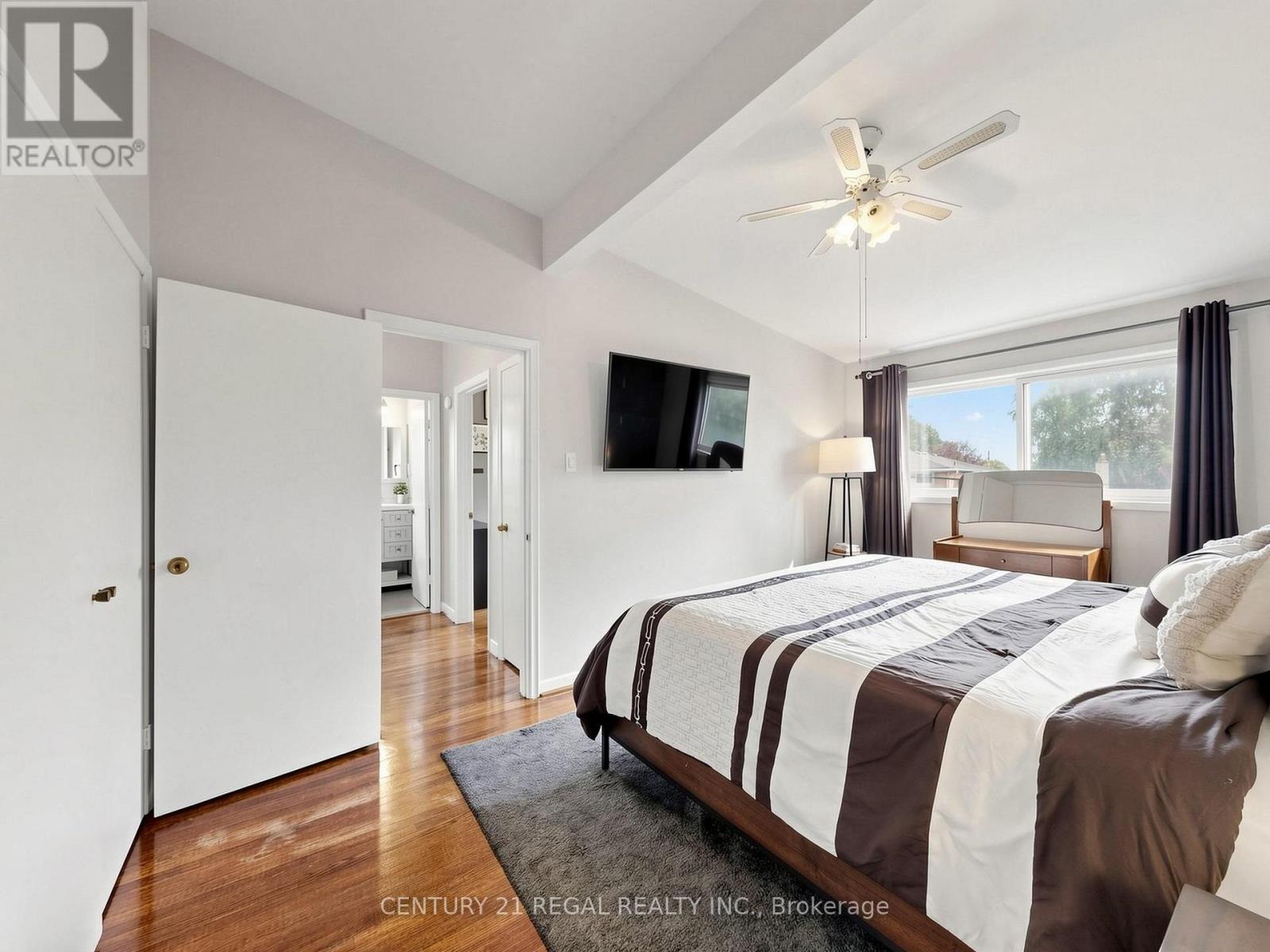 77 Billington Crescent Property Photo 22
