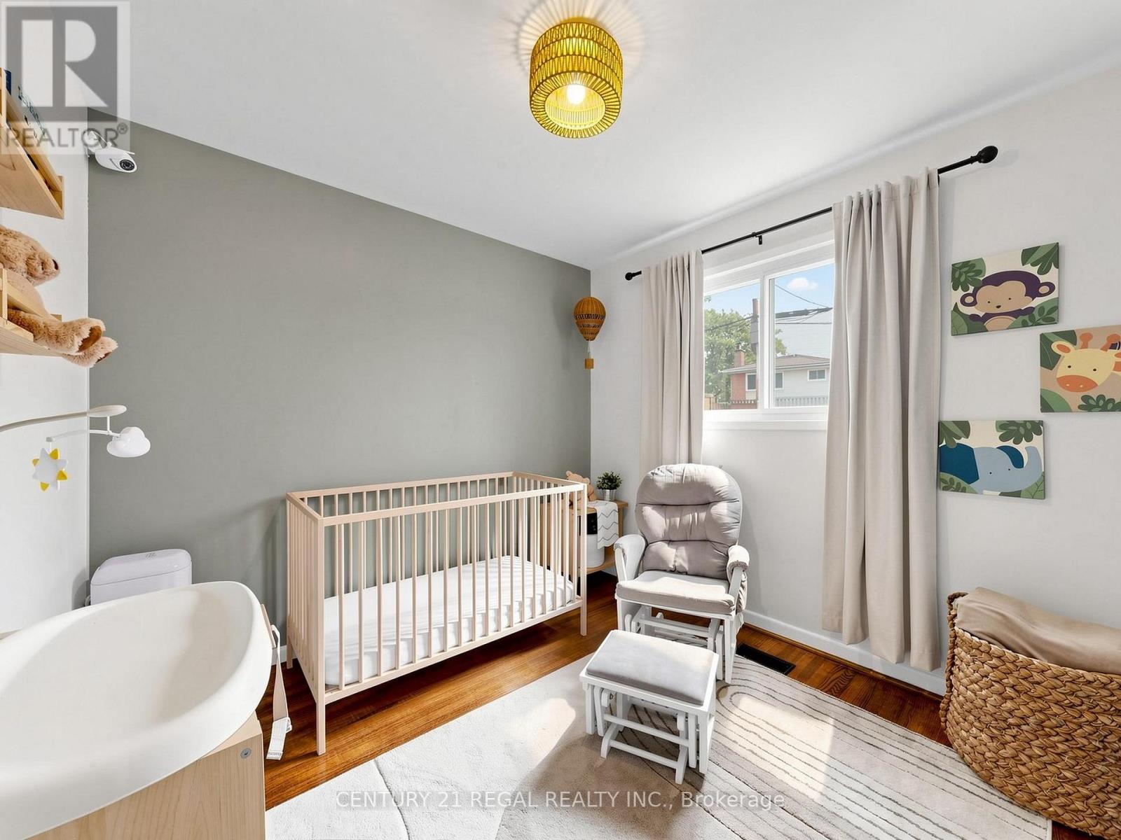 77 Billington Crescent Property Photo 30