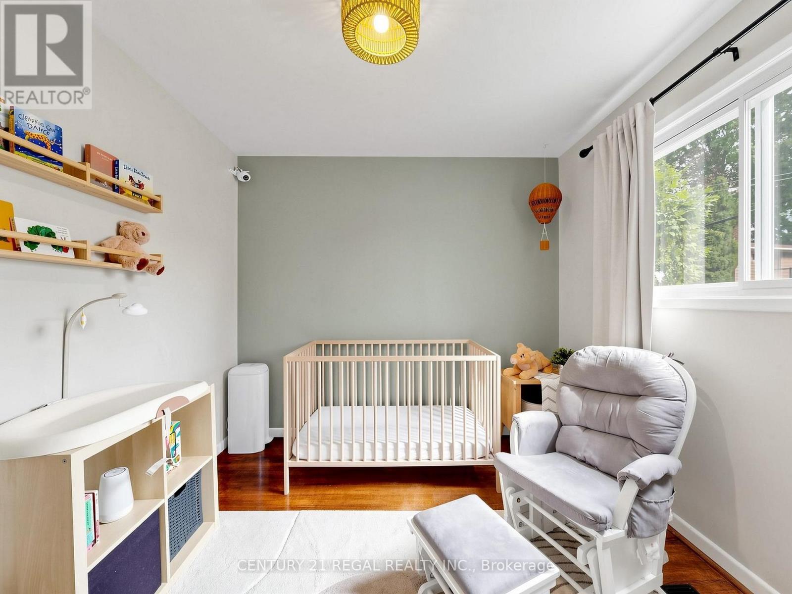 77 Billington Crescent Property Photo 31