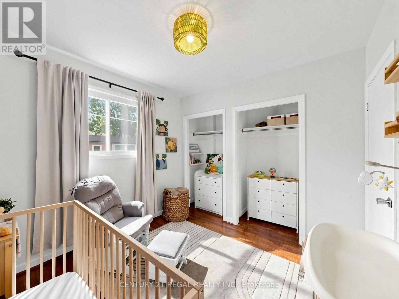 77 Billington Crescent Property Photo 34