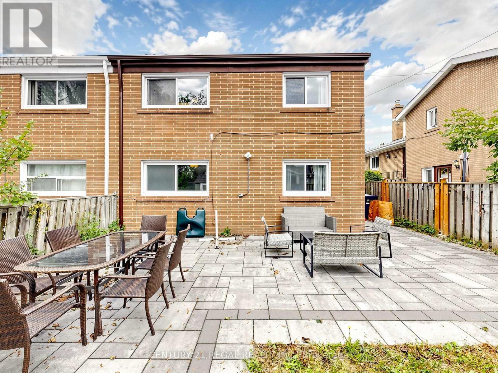 77 Billington Crescent Property Photo 46